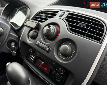 Білий Рено Кєнгу, об'ємом двигуна 1.5 л та пробігом 211 тис. км за 12999 $, фото 42 на Automoto.ua