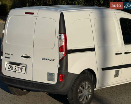 Белый Рено Кенгу, объемом двигателя 1.5 л и пробегом 193 тыс. км за 10999 $, фото 27 на Automoto.ua