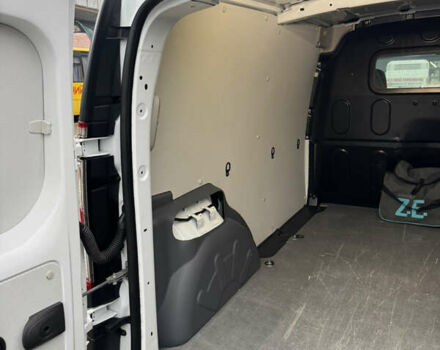 Белый Рено Кенгу, объемом двигателя 0 л и пробегом 26 тыс. км за 12700 $, фото 14 на Automoto.ua