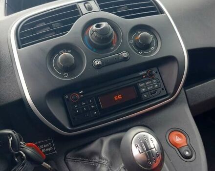 Белый Рено Кенгу, объемом двигателя 1.5 л и пробегом 187 тыс. км за 10900 $, фото 31 на Automoto.ua