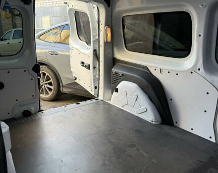 Белый Рено Кенгу, объемом двигателя 1.46 л и пробегом 57 тыс. км за 11999 $, фото 14 на Automoto.ua