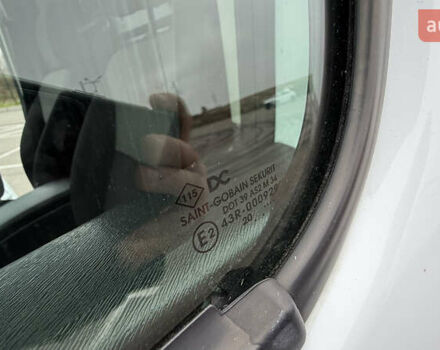 Білий Рено Кєнгу, об'ємом двигуна 1.5 л та пробігом 176 тис. км за 12200 $, фото 24 на Automoto.ua