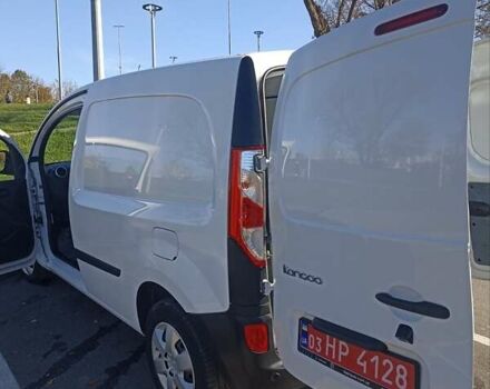 Белый Рено Кенгу, объемом двигателя 0 л и пробегом 4 тыс. км за 13300 $, фото 25 на Automoto.ua