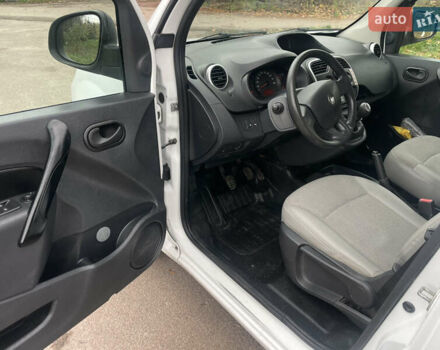 Білий Рено Кєнгу, об'ємом двигуна 1.5 л та пробігом 86 тис. км за 10700 $, фото 9 на Automoto.ua