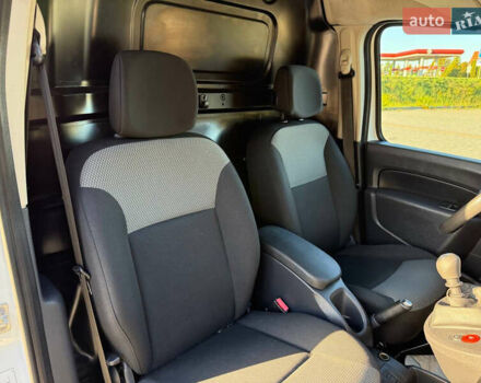 Белый Рено Кенгу, объемом двигателя 1.5 л и пробегом 193 тыс. км за 10999 $, фото 33 на Automoto.ua