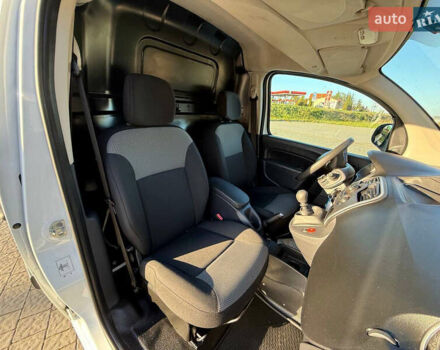 Белый Рено Кенгу, объемом двигателя 1.5 л и пробегом 193 тыс. км за 10999 $, фото 32 на Automoto.ua