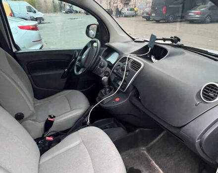 Белый Рено Кенгу, объемом двигателя 1.46 л и пробегом 57 тыс. км за 11999 $, фото 8 на Automoto.ua