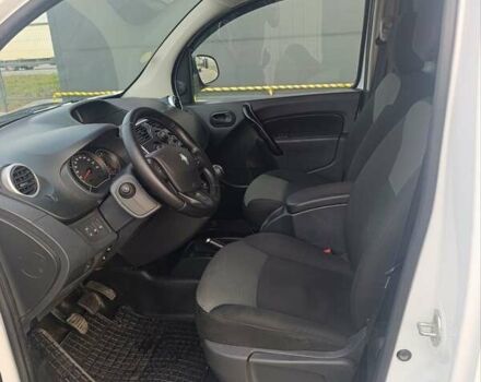 Белый Рено Кенгу, объемом двигателя 0 л и пробегом 35 тыс. км за 11300 $, фото 14 на Automoto.ua