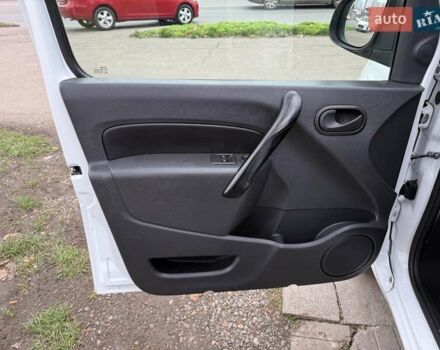 Белый Рено Кенгу, объемом двигателя 15 л и пробегом 195 тыс. км за 11500 $, фото 9 на Automoto.ua