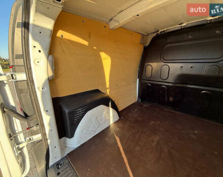 Белый Рено Кенгу, объемом двигателя 1.5 л и пробегом 193 тыс. км за 10999 $, фото 40 на Automoto.ua