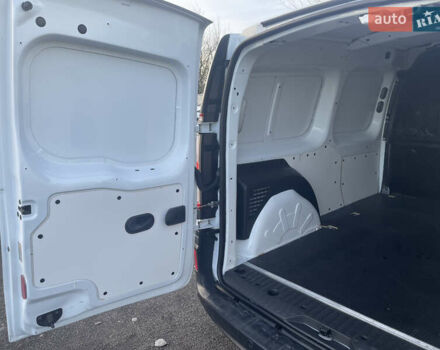 Белый Рено Кенгу, объемом двигателя 0 л и пробегом 110 тыс. км за 13300 $, фото 17 на Automoto.ua