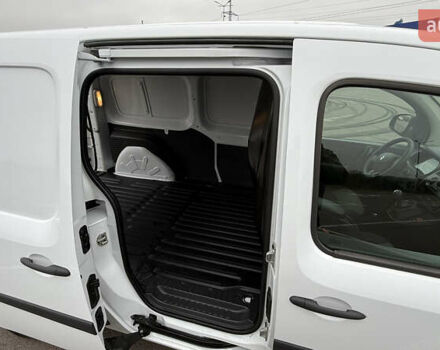 Білий Рено Кєнгу, об'ємом двигуна 1.5 л та пробігом 176 тис. км за 12200 $, фото 11 на Automoto.ua