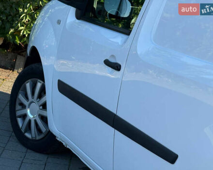 Белый Рено Кенгу, объемом двигателя 1.5 л и пробегом 193 тыс. км за 10999 $, фото 24 на Automoto.ua