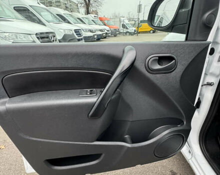 Белый Рено Кенгу, объемом двигателя 1.5 л и пробегом 192 тыс. км за 11700 $, фото 15 на Automoto.ua