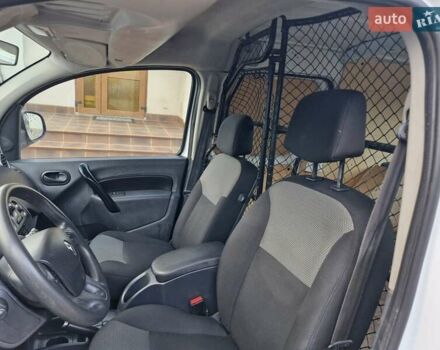 Белый Рено Кенгу, объемом двигателя 1.5 л и пробегом 207 тыс. км за 10800 $, фото 15 на Automoto.ua