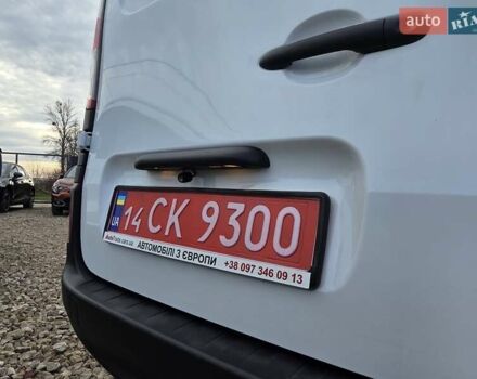 Белый Рено Кенгу, объемом двигателя 1.5 л и пробегом 199 тыс. км за 10450 $, фото 13 на Automoto.ua