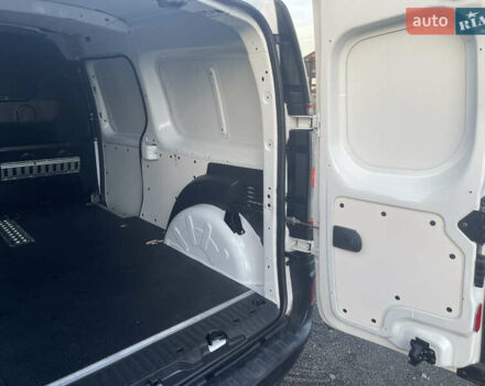 Белый Рено Кенгу, объемом двигателя 0 л и пробегом 110 тыс. км за 13300 $, фото 18 на Automoto.ua