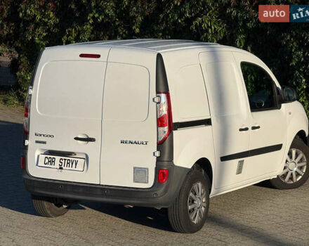 Белый Рено Кенгу, объемом двигателя 1.5 л и пробегом 193 тыс. км за 10999 $, фото 26 на Automoto.ua