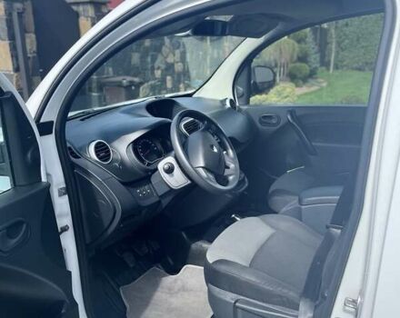 Белый Рено Кенгу, объемом двигателя 1.46 л и пробегом 155 тыс. км за 13700 $, фото 9 на Automoto.ua