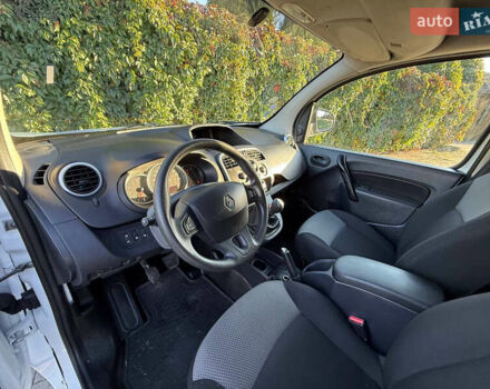 Белый Рено Кенгу, объемом двигателя 1.5 л и пробегом 193 тыс. км за 10999 $, фото 41 на Automoto.ua