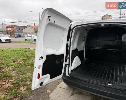 Белый Рено Кенгу, объемом двигателя 15 л и пробегом 195 тыс. км за 11500 $, фото 31 на Automoto.ua