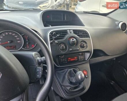 Белый Рено Кенгу, объемом двигателя 1.5 л и пробегом 199 тыс. км за 10450 $, фото 26 на Automoto.ua