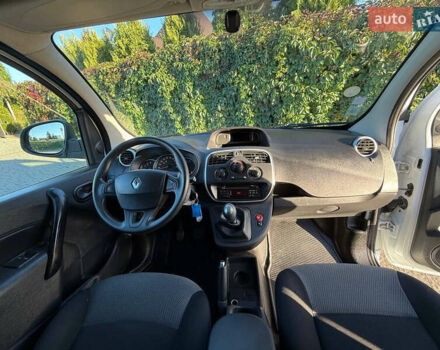 Белый Рено Кенгу, объемом двигателя 1.5 л и пробегом 193 тыс. км за 10999 $, фото 4 на Automoto.ua