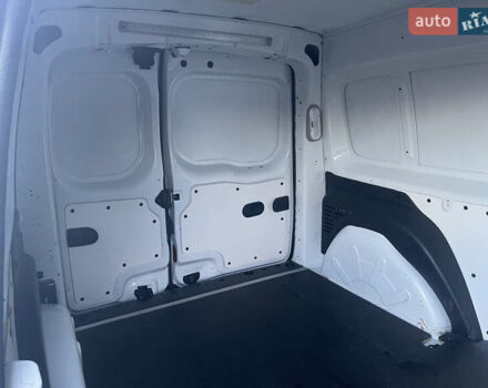 Белый Рено Кенгу, объемом двигателя 0 л и пробегом 110 тыс. км за 13300 $, фото 20 на Automoto.ua