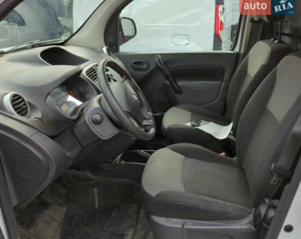 Белый Рено Кенгу, объемом двигателя 0 л и пробегом 45 тыс. км за 12900 $, фото 8 на Automoto.ua