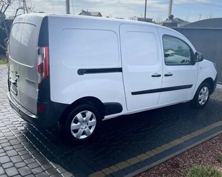 Белый Рено Кенгу, объемом двигателя 1.46 л и пробегом 155 тыс. км за 13700 $, фото 4 на Automoto.ua