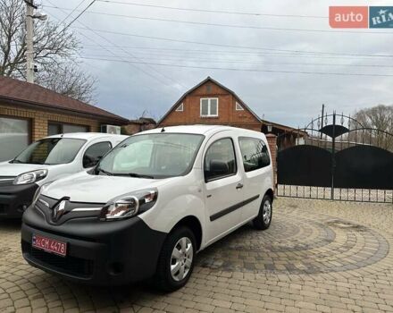 Белый Рено Кенгу, объемом двигателя 0 л и пробегом 16 тыс. км за 12300 $, фото 2 на Automoto.ua