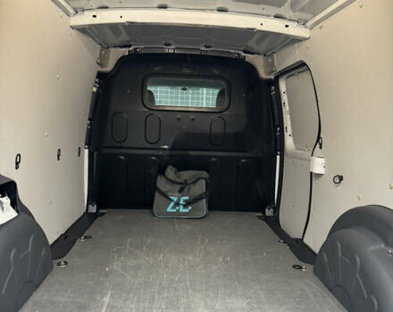 Белый Рено Кенгу, объемом двигателя 0 л и пробегом 26 тыс. км за 12700 $, фото 15 на Automoto.ua