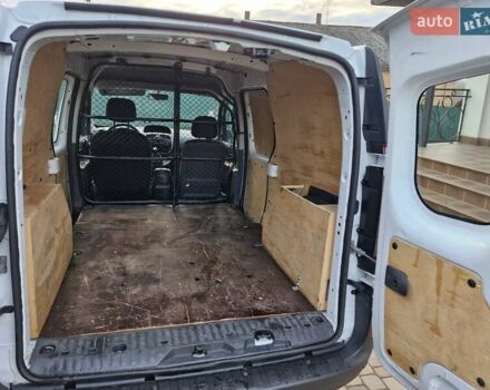 Белый Рено Кенгу, объемом двигателя 1.5 л и пробегом 207 тыс. км за 10800 $, фото 21 на Automoto.ua