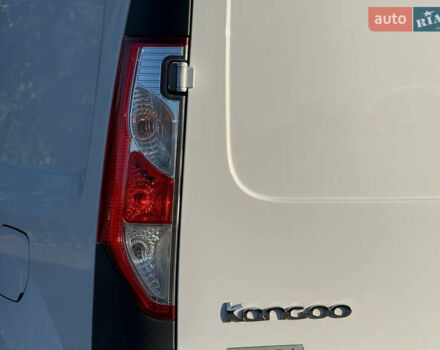 Белый Рено Кенгу, объемом двигателя 1.5 л и пробегом 193 тыс. км за 10999 $, фото 25 на Automoto.ua