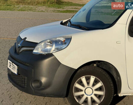 Белый Рено Кенгу, объемом двигателя 1.5 л и пробегом 193 тыс. км за 10999 $, фото 15 на Automoto.ua