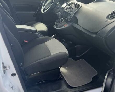 Белый Рено Кенгу, объемом двигателя 1.46 л и пробегом 155 тыс. км за 13700 $, фото 17 на Automoto.ua