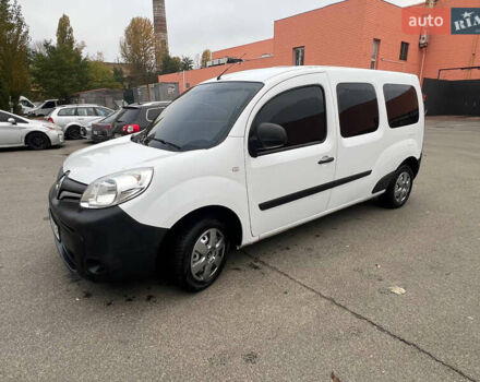 Белый Рено Кенгу, объемом двигателя 1.46 л и пробегом 57 тыс. км за 11999 $, фото 11 на Automoto.ua