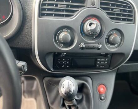 Белый Рено Кенгу, объемом двигателя 1.46 л и пробегом 155 тыс. км за 13700 $, фото 12 на Automoto.ua