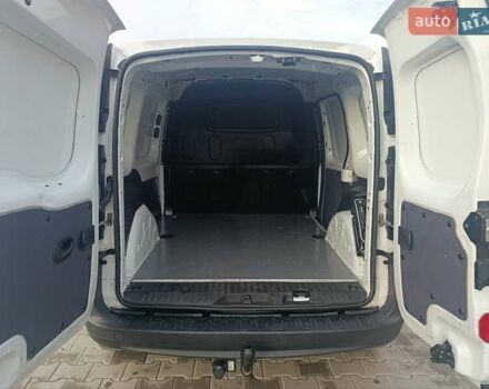 Белый Рено Кенгу, объемом двигателя 0 л и пробегом 35 тыс. км за 11300 $, фото 2 на Automoto.ua