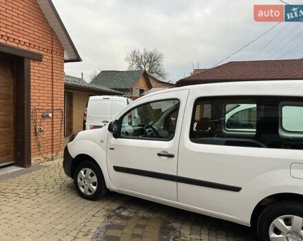 Белый Рено Кенгу, объемом двигателя 0 л и пробегом 16 тыс. км за 12300 $, фото 6 на Automoto.ua