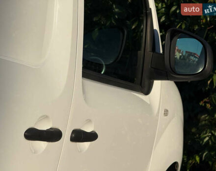 Белый Рено Кенгу, объемом двигателя 1.5 л и пробегом 193 тыс. км за 10999 $, фото 31 на Automoto.ua