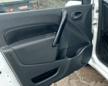 Белый Рено Кенгу, объемом двигателя 1.5 л и пробегом 187 тыс. км за 10900 $, фото 24 на Automoto.ua