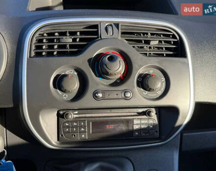 Белый Рено Кенгу, объемом двигателя 1.5 л и пробегом 193 тыс. км за 10999 $, фото 45 на Automoto.ua