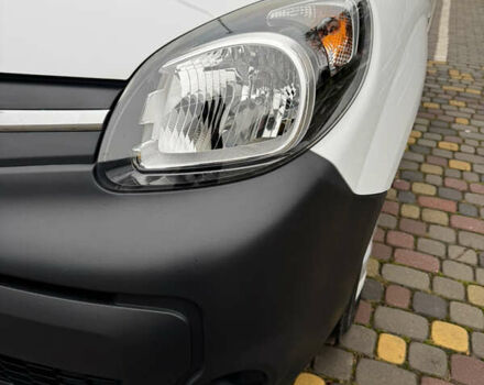 Белый Рено Кенгу, объемом двигателя 0 л и пробегом 26 тыс. км за 12700 $, фото 10 на Automoto.ua