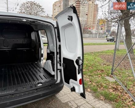 Белый Рено Кенгу, объемом двигателя 15 л и пробегом 195 тыс. км за 11500 $, фото 32 на Automoto.ua