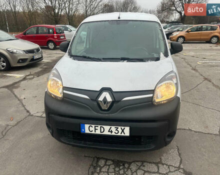 Белый Рено Кенгу, объемом двигателя 0 л и пробегом 69 тыс. км за 11111 $, фото 5 на Automoto.ua