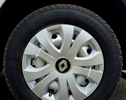 Білий Рено Кєнгу, об'ємом двигуна 1.5 л та пробігом 185 тис. км за 13600 $, фото 44 на Automoto.ua