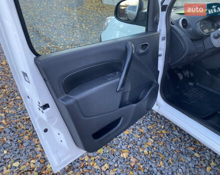 Белый Рено Кенгу, объемом двигателя 1.5 л и пробегом 187 тыс. км за 10499 $, фото 12 на Automoto.ua