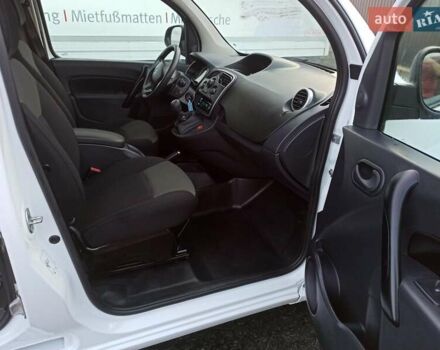 Белый Рено Кенгу, объемом двигателя 1.5 л и пробегом 158 тыс. км за 12590 $, фото 17 на Automoto.ua