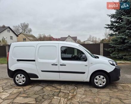 Белый Рено Кенгу, объемом двигателя 0 л и пробегом 32 тыс. км за 13990 $, фото 7 на Automoto.ua